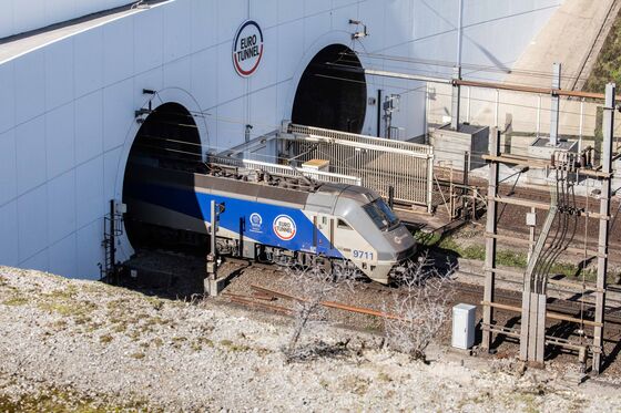 Channel Tunnel Spat Risks Severing Vital U.K.-France Link