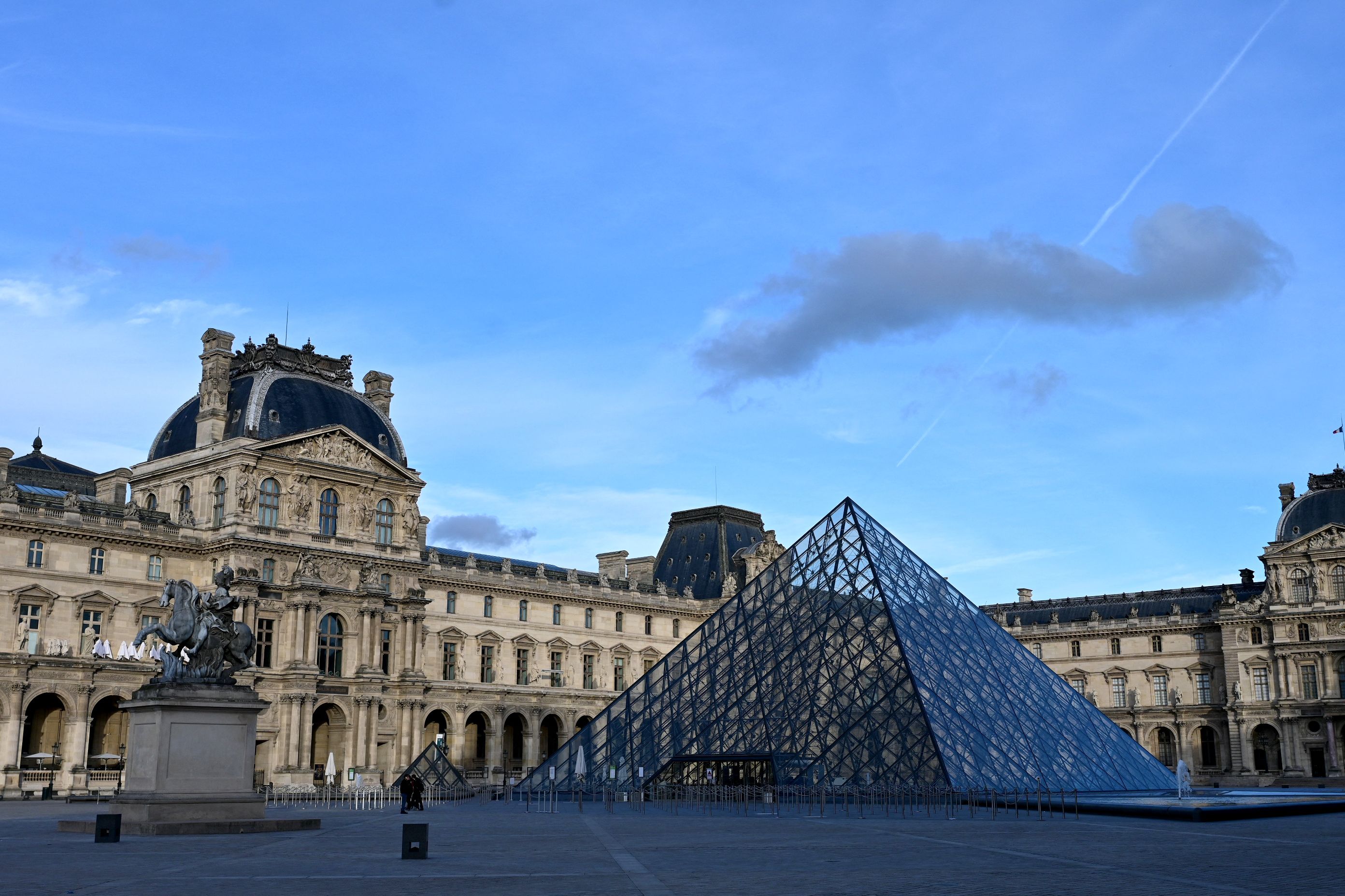 Louvre Museum Gets ‘Exceptional’ Donation From Billionaire Saade Family ...