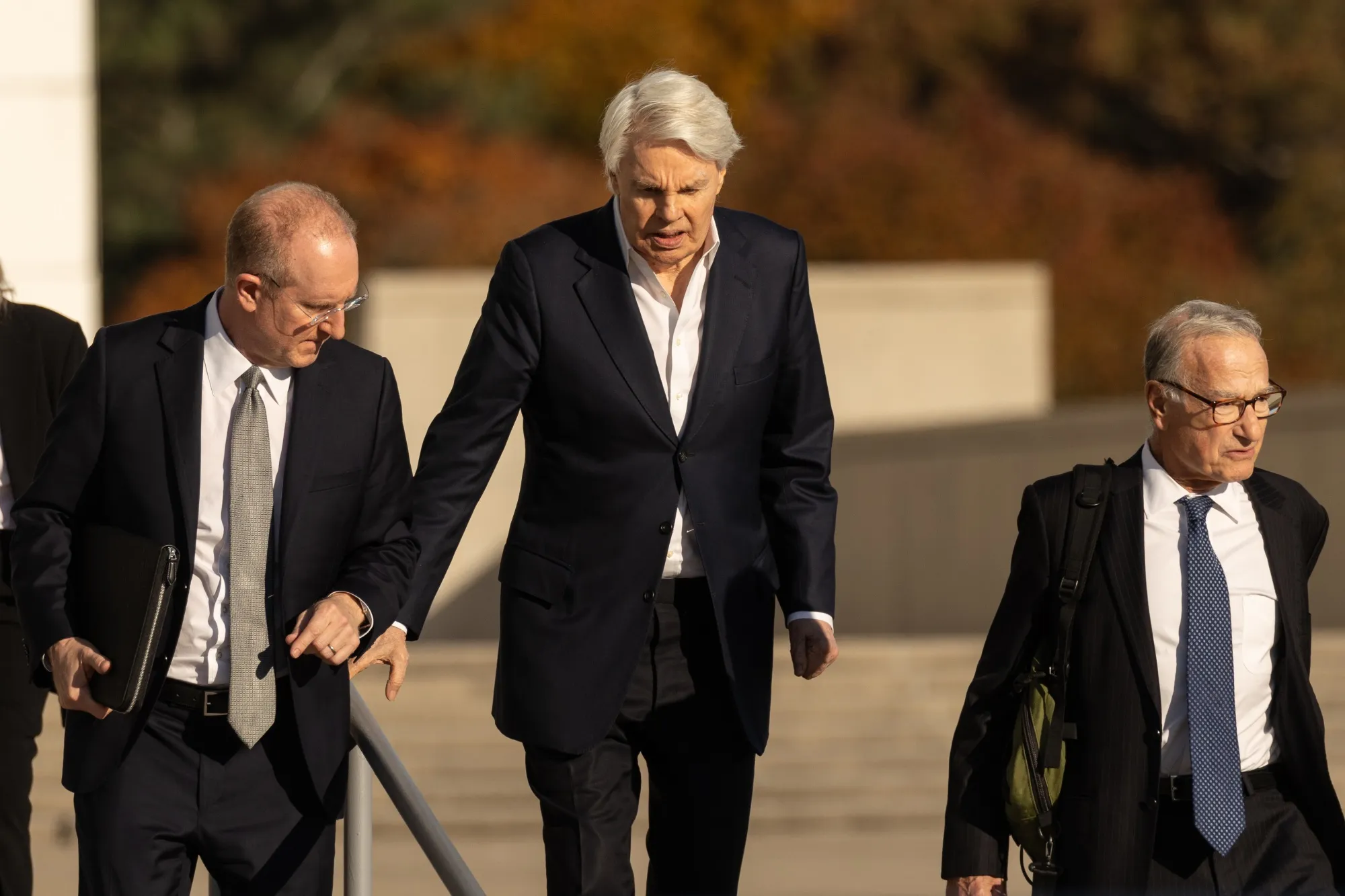 Ex-Abercrombie CEO Has Dementia, Can't Stand Trial, Lawyer Says