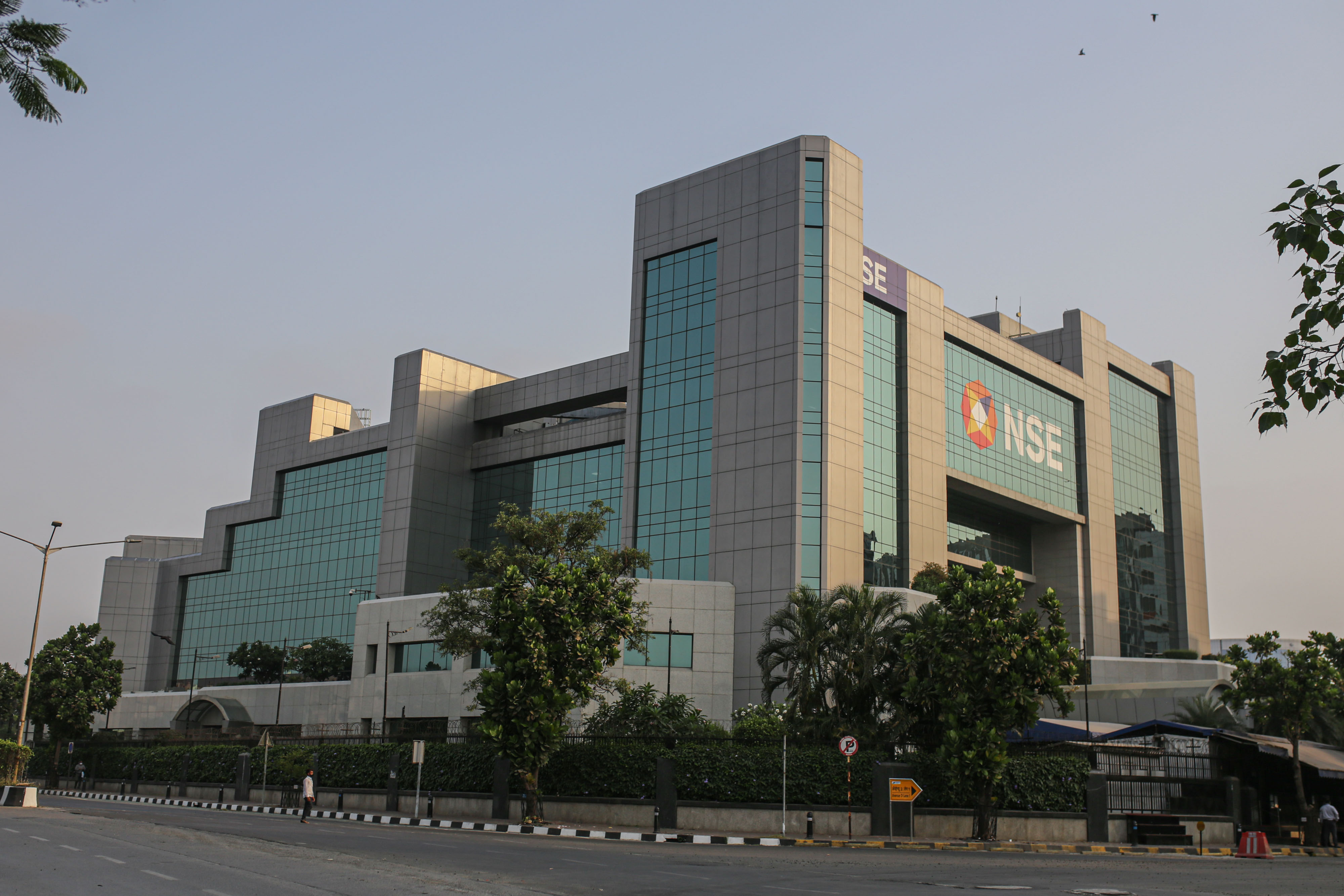 india-s-nse-to-introduce-trading-in-select-u-s-stocks-via-unit-bloomberg