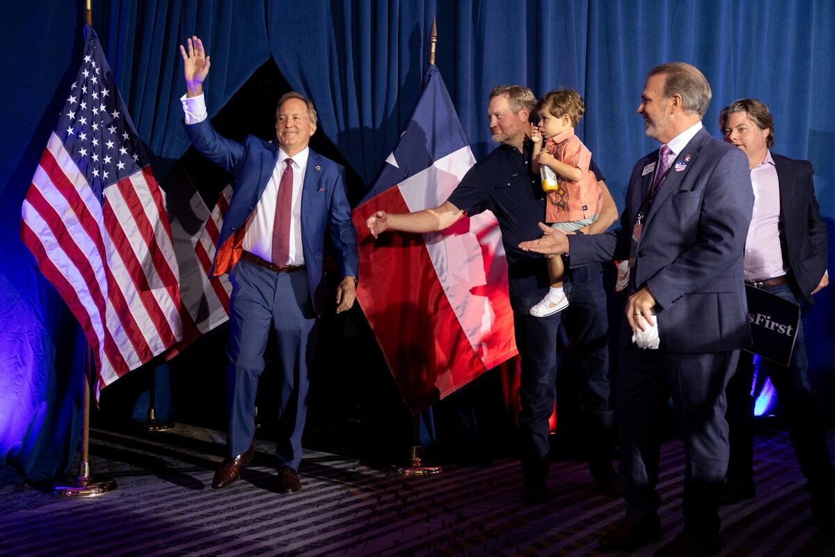 Texas Buckles Up for a Frantic Senate Race to November