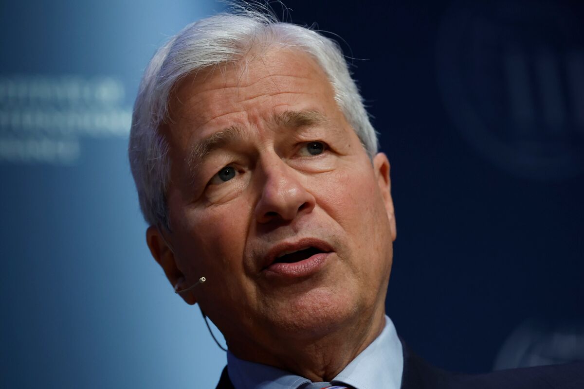 It's Not JPMorgan Chase's Fault If Frank Lied - Bloomberg