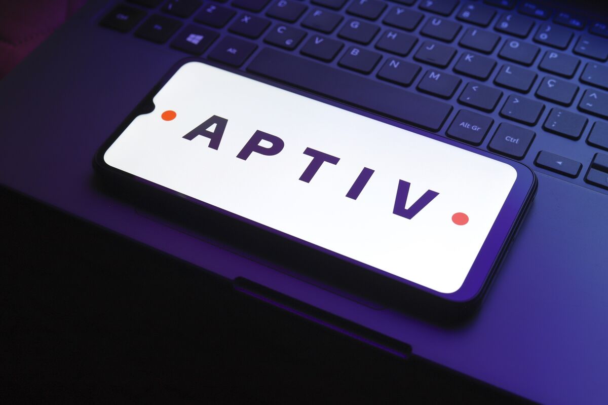 Aptiv Considers Selling Electrical Distribution Unit Instead of Spinoff