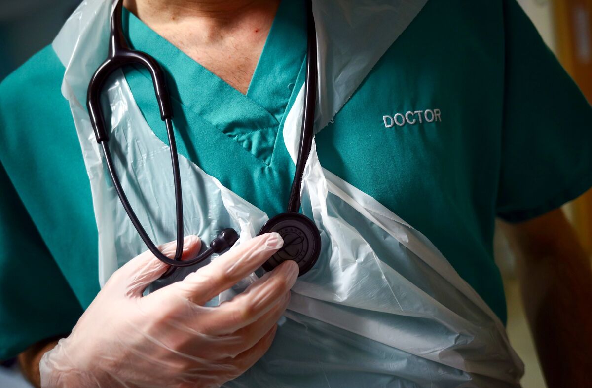 Grèves au Royaume-Uni : les deux tiers des jeunes médecins envisagent de quitter le NHS Grèves au Royaume-Uni : les deux tiers des jeunes médecins envisagent de quitter le NHS