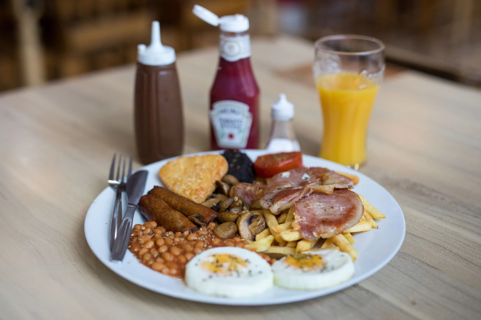 A full-English breakfast&nbsp;in London.