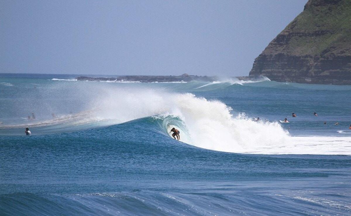 New wave of Hawaiian surfers look to reclaim sport's cultural spirit - ABC  News