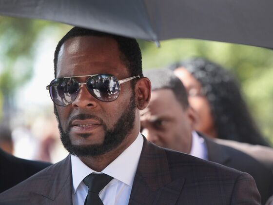 Singer R. Kelly Indicted Over Alleged Sex With Teen Girls