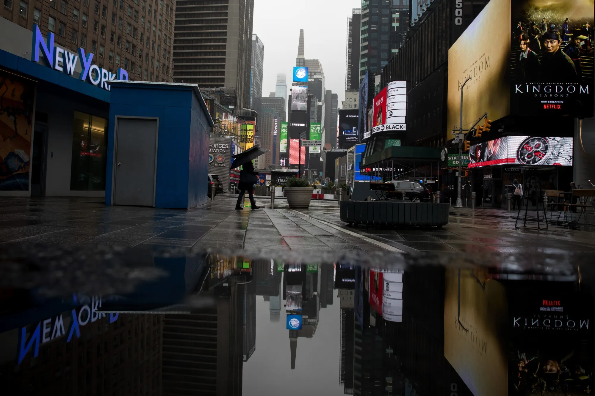Manhattan As Cuomo Orders 75% Of New Yorkers To Stay Home From Work