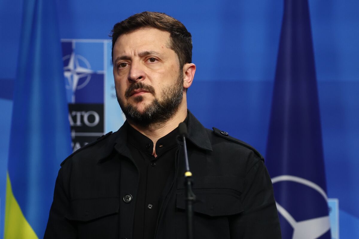 Trump gặp Zelenskiy bên lề hội nghị NATO