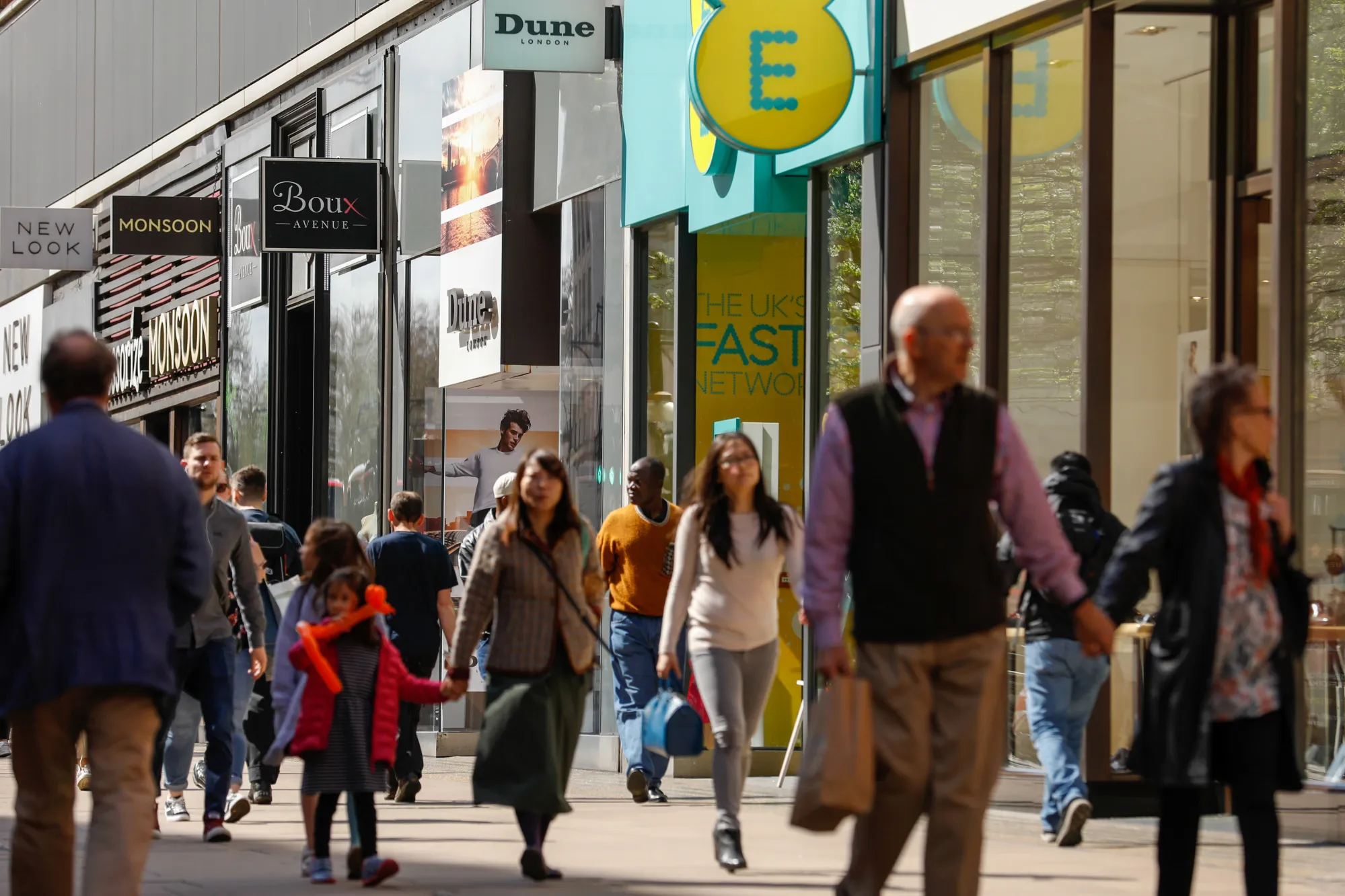 Shoppers in central London, UK.&nbsp;
