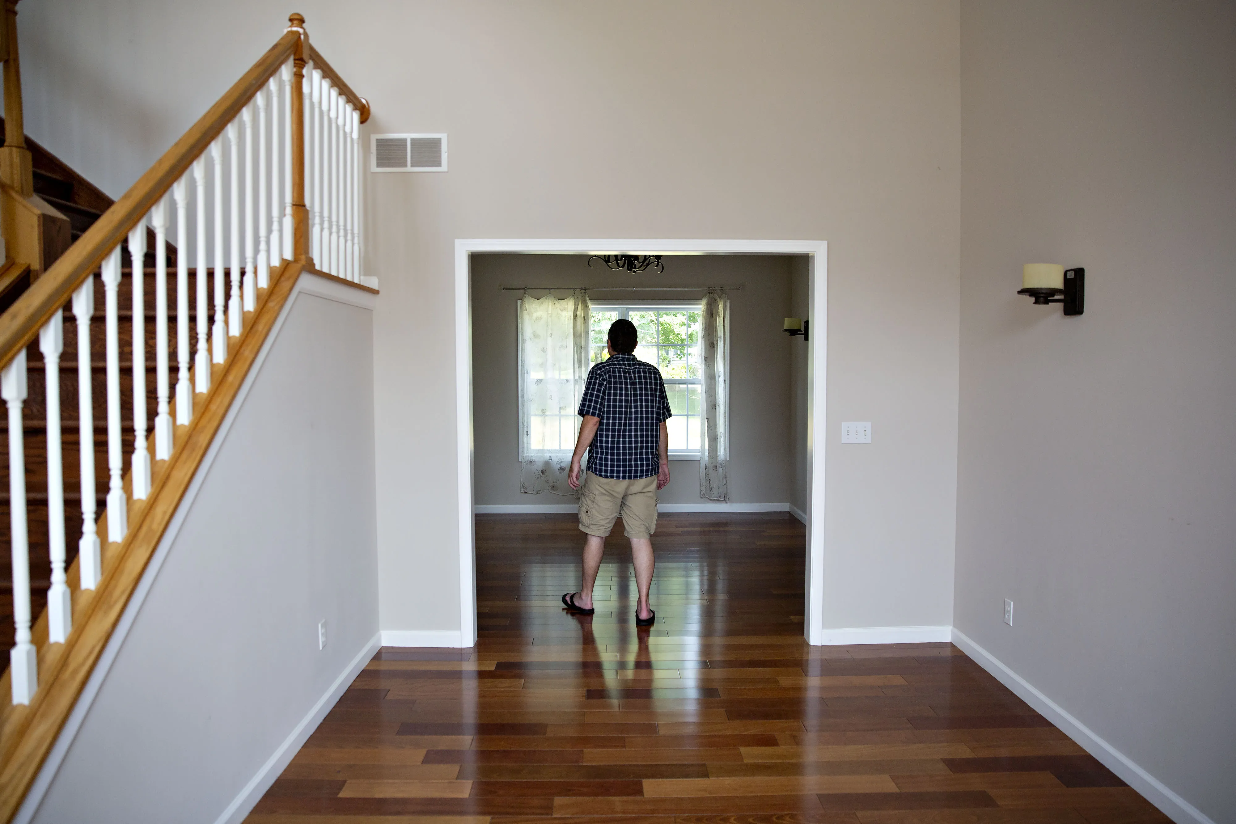 Prospective Buyers Attend Open Houses Ahead Of Existing Home Sales 