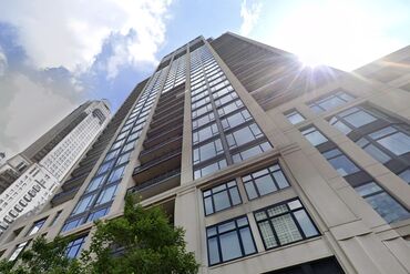 Medline Billionaire Bought One of Ken Griffin’s Chicago Condos