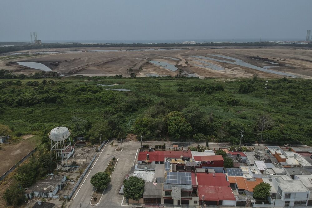 Pemex Is Building Refinery In Green Area It Promised To Protect Bloomberg