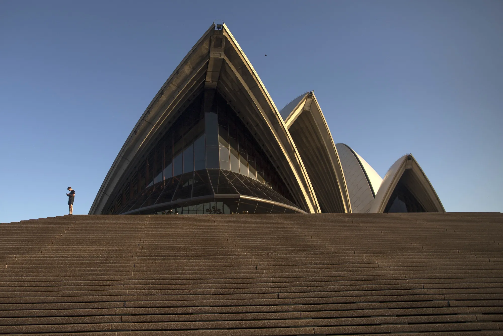 Australia Consumer Sentiment Declines as Virus Fears Resurface