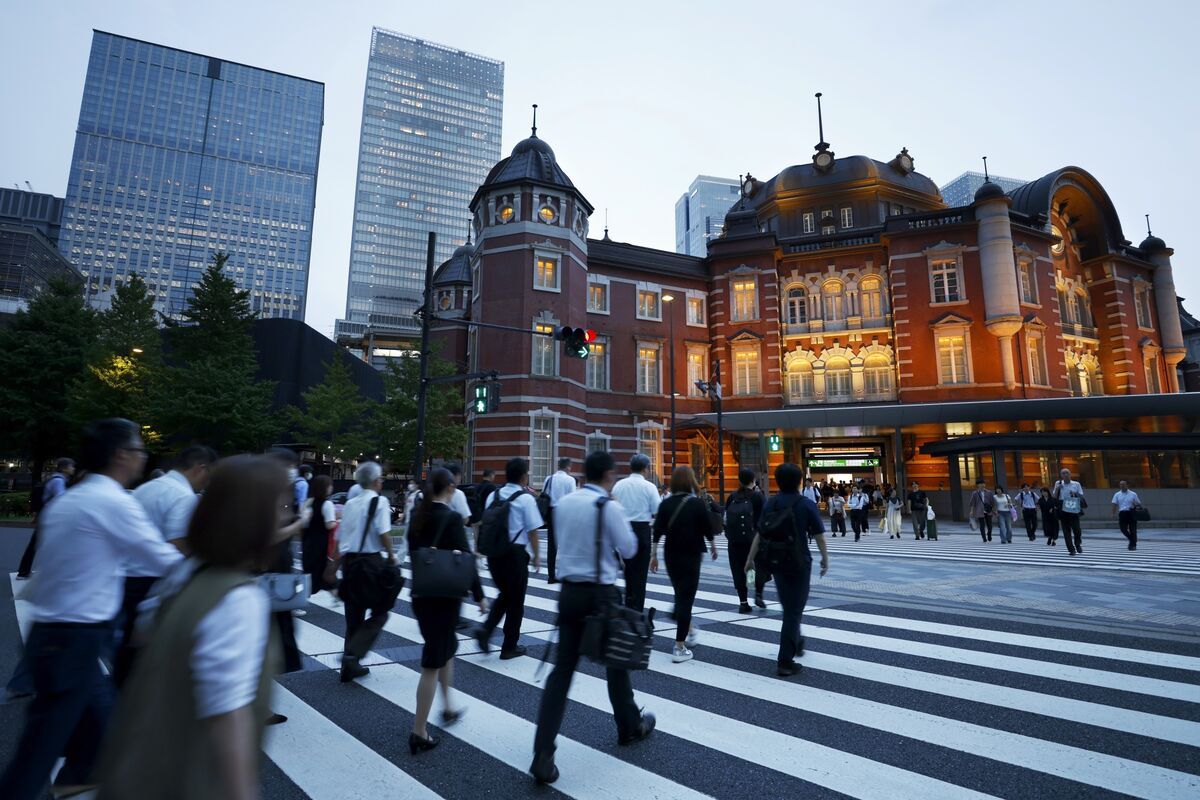 bloomberg.com - Lisa Du - Hedge Funds Hire Talent Scouts in Japan to Tap Market Comeback