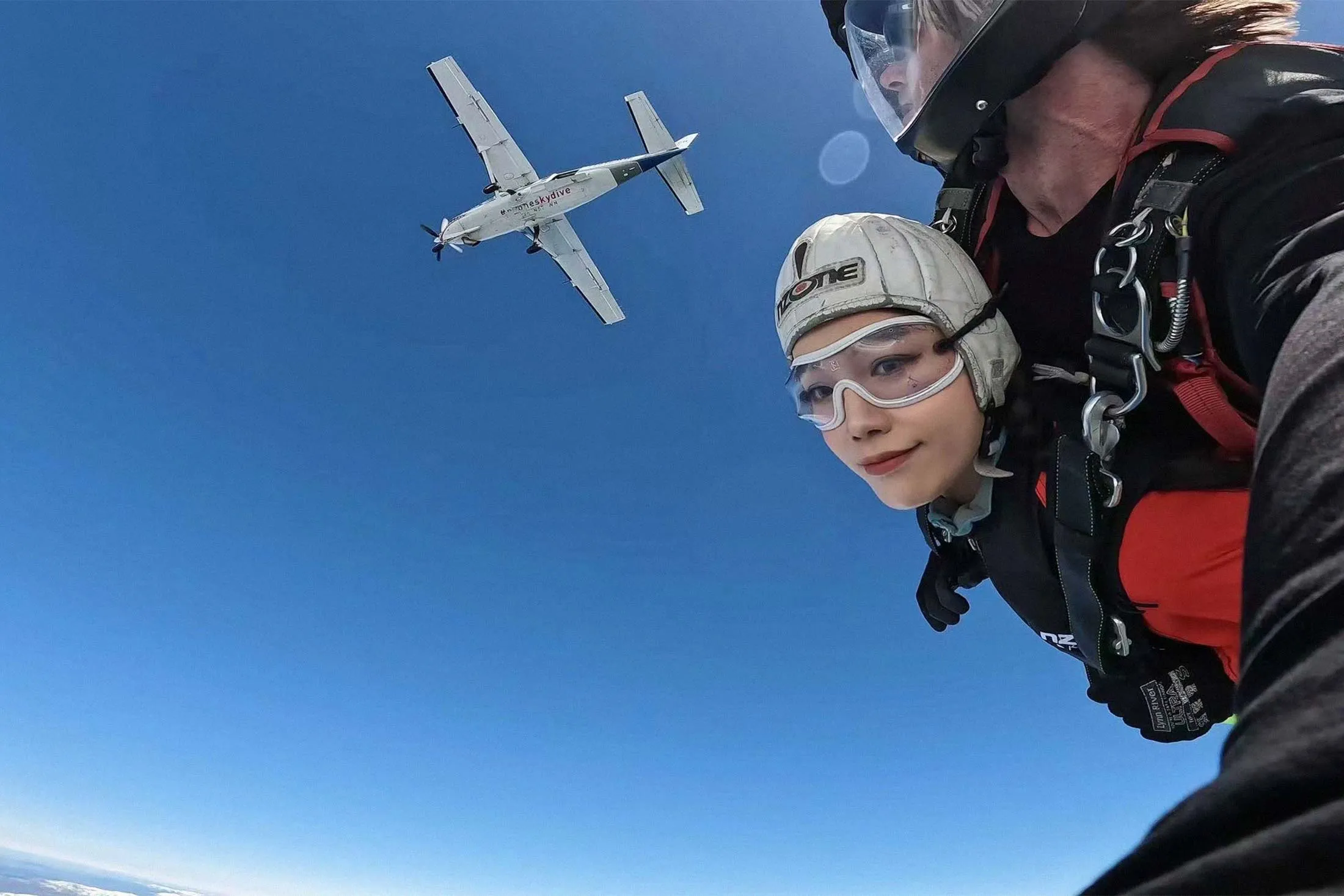 Vinsa Hu skydiving in New Zealand.