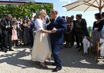 Then-Austrian foreign minister Karin Kneissl dancing with&nbsp;Putin at her 2018 wedding.