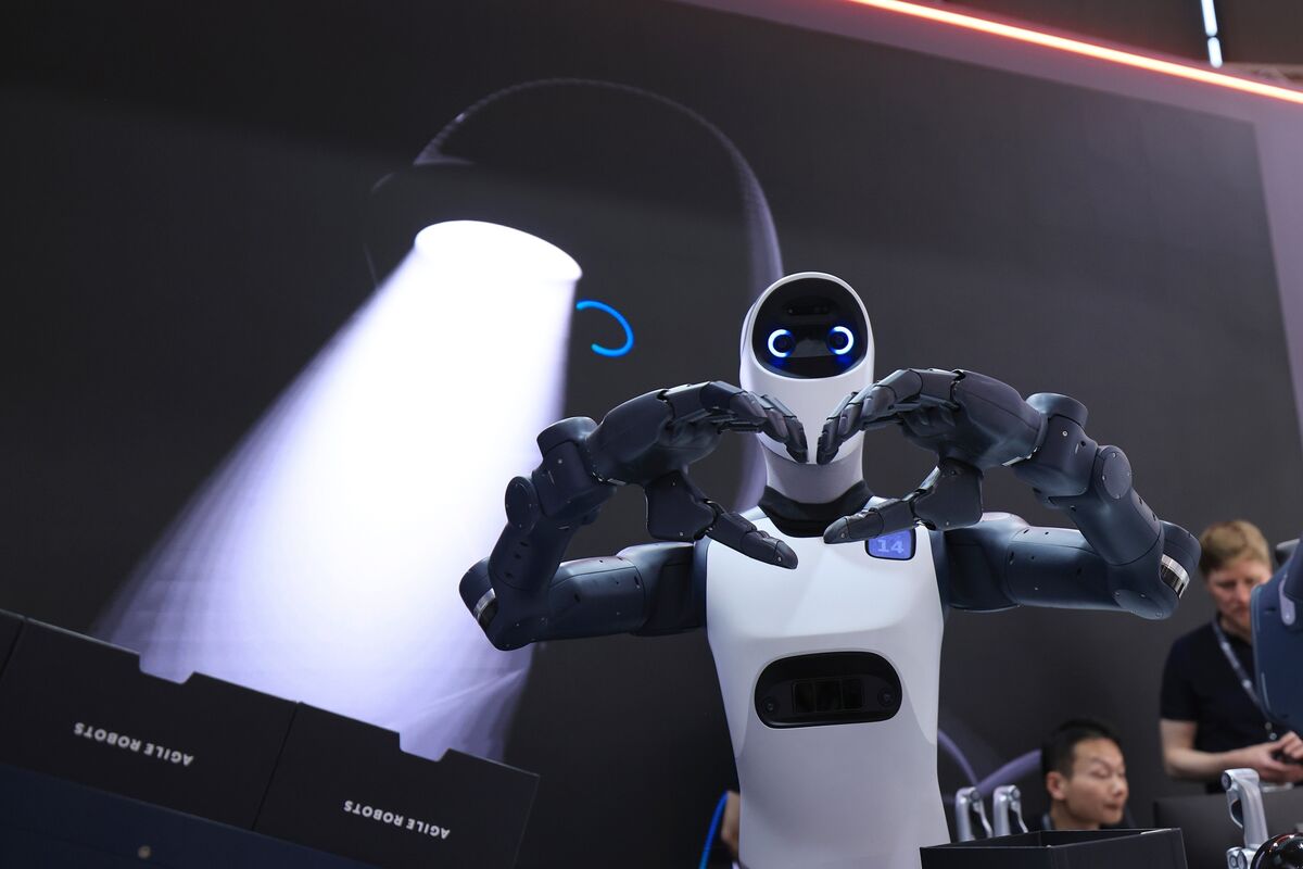 bloomberg.com - Yazhou Sun - SoftBank in Early Talks to Back $800 Million Agile Robots Round