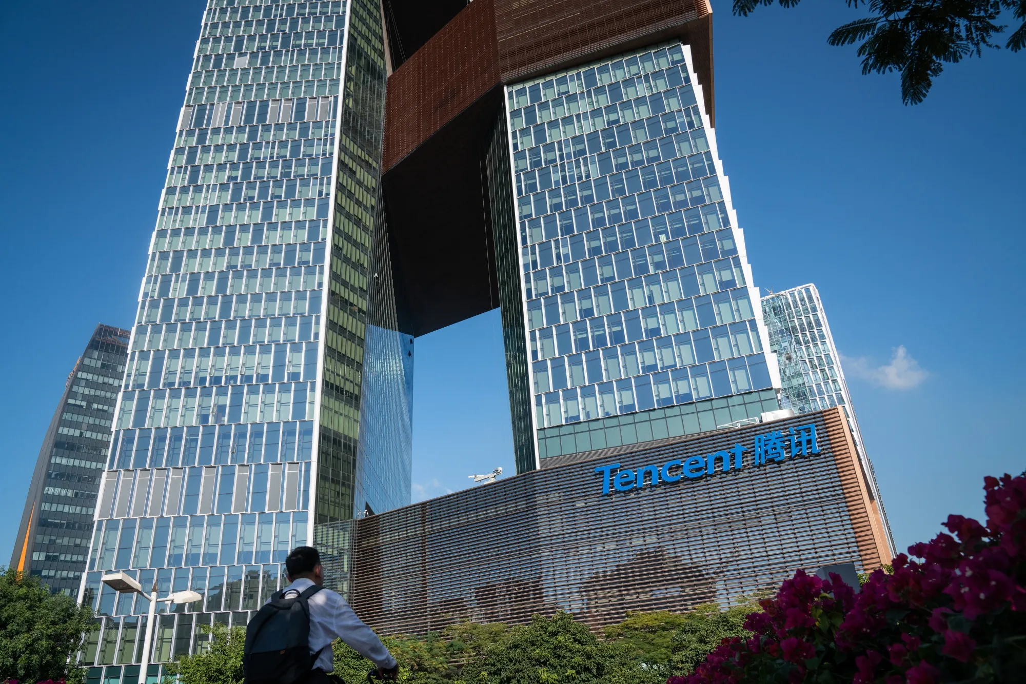 Tencent shares are set to extend their outperformance to a record after the company’s net income climbed a stronger-than-anticipated 62% from a year earlier.