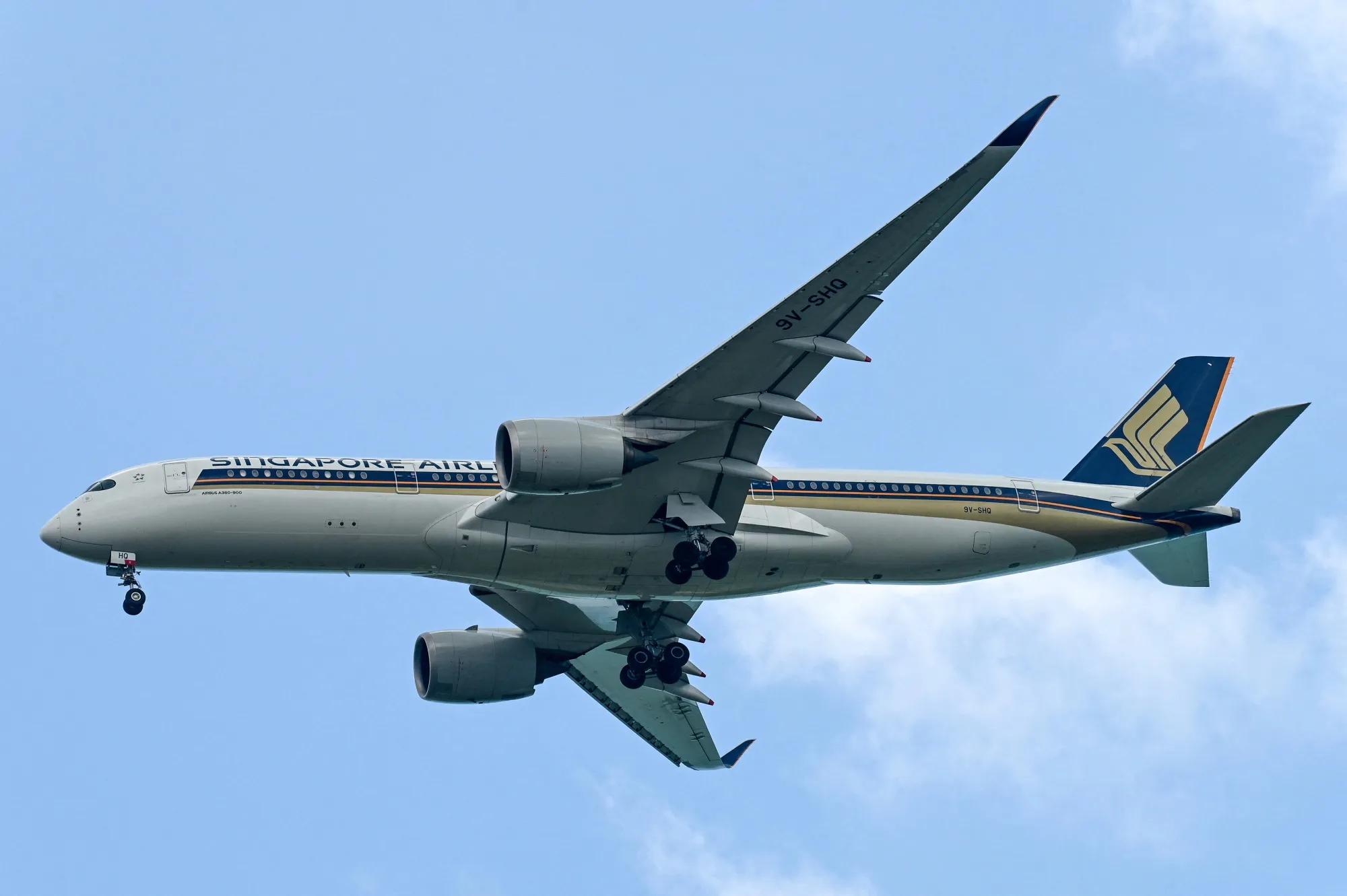 To start, Singapore Air’s seven&nbsp;Airbus SE&nbsp;A350 jets&nbsp;that fly between Singapore and New York or Los Angeles will get four first class seats installed.