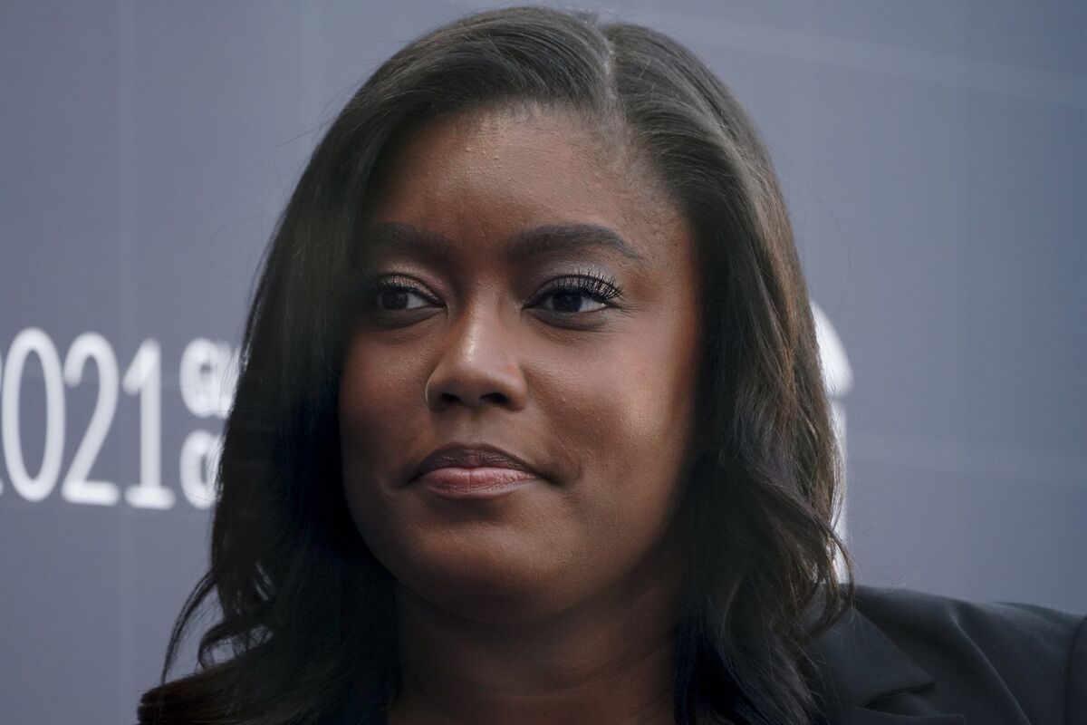 Dealmakers Test New Networking Norms in Beverly Hills - Bloomberg