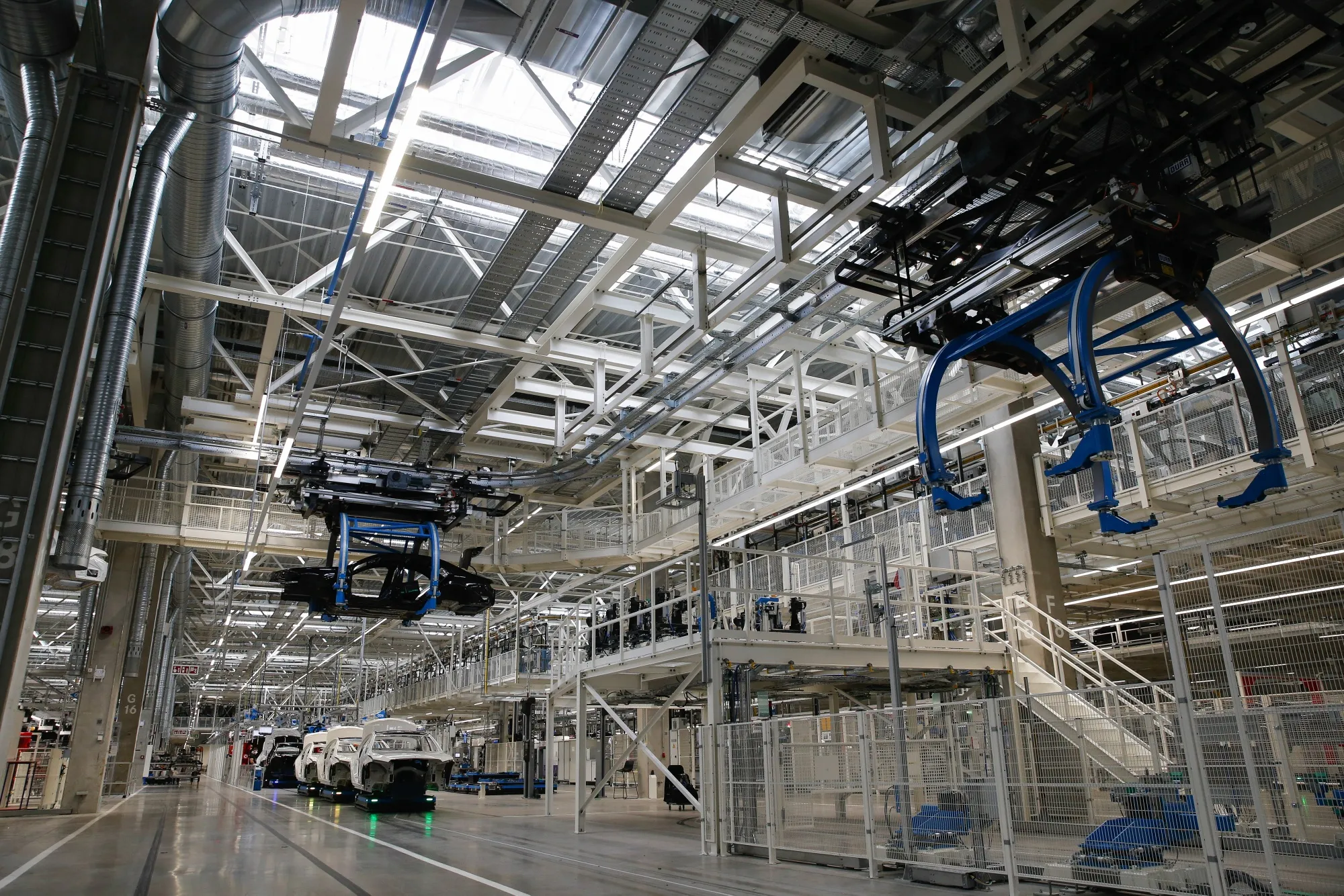 Daimler AG Unveils New Mercedes Benz S-Class Hybrid at Automaker's Carbon Neutral Factory