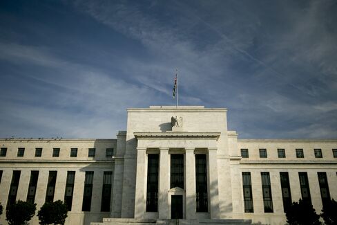 Fed Moves Toward Tying Interest-Rate Decisions to Economic Data