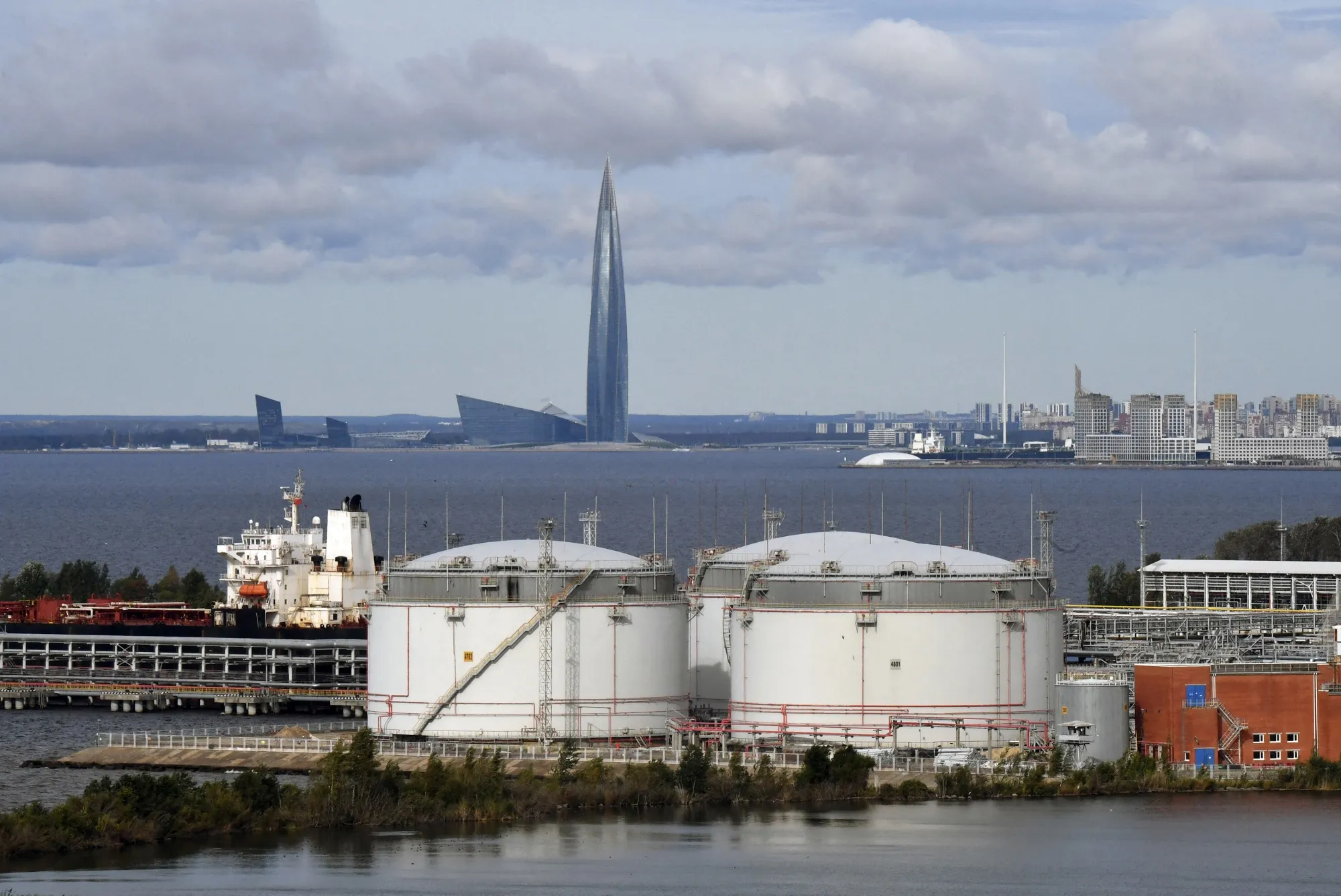 Storage tanks at the oil terminal&nbsp;in&nbsp;Saint Petersburg.