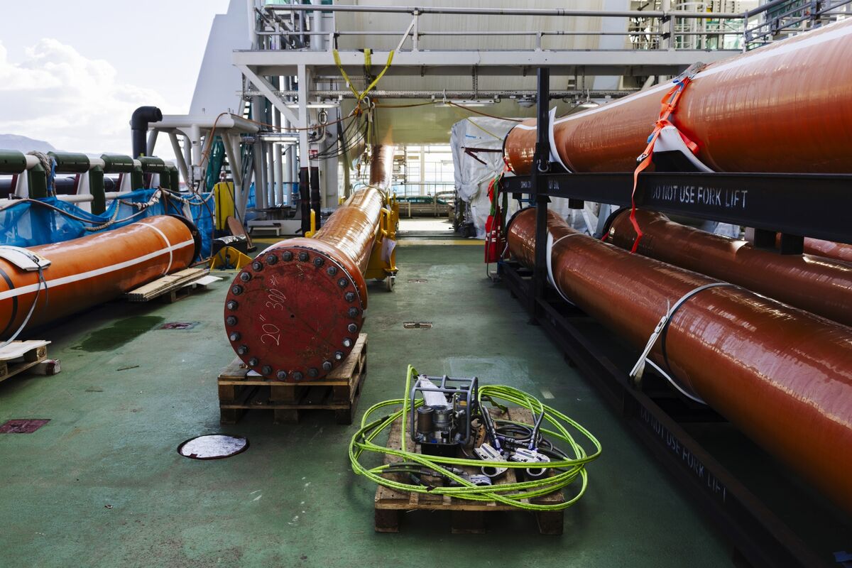 bloomberg.com - Nayla Razzouk - Oil Investments to Drop for Third Year on War Shock, IEA Says