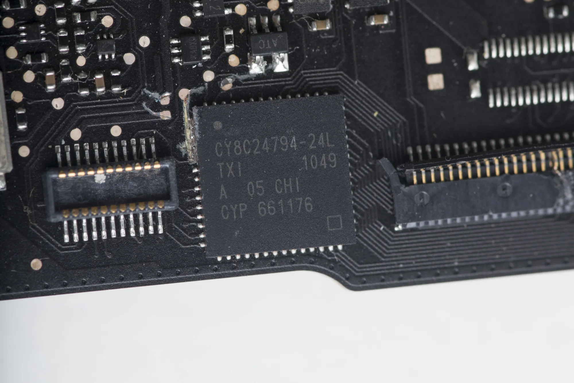 Inside a Macbook Pro Ahead of Apple Inc. Earnings