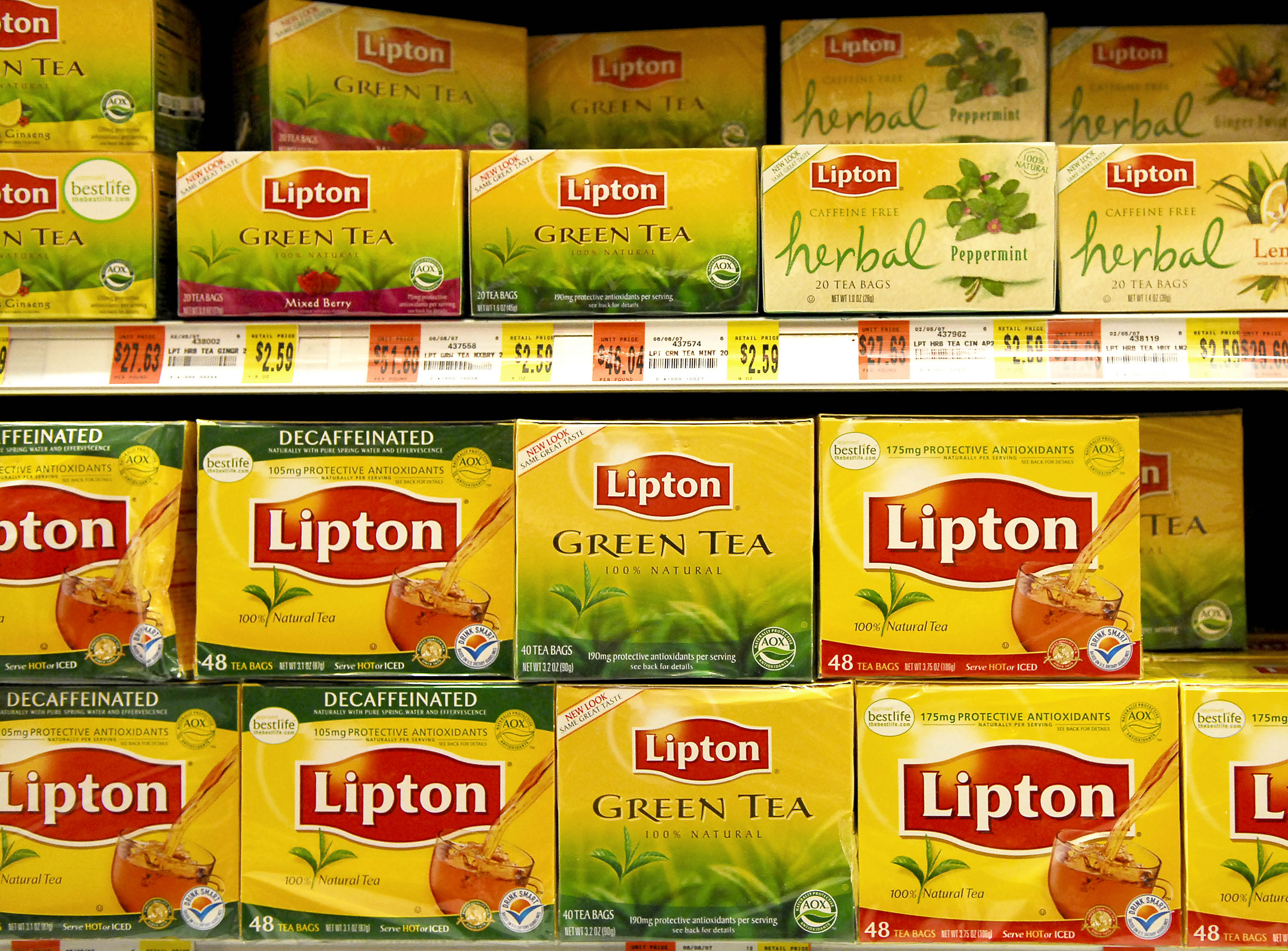Boxes of Lipton tea sit on display in an Associated Supermarket in New York on July 9, 2007.&nbsp;