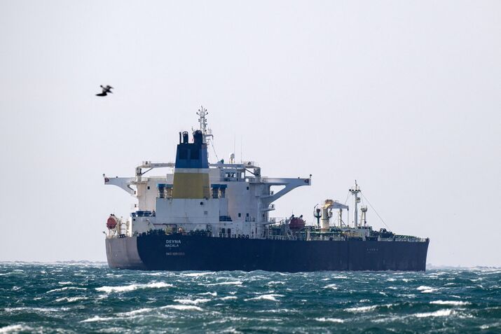 Sanctioned Russian Oil Ships Using Fake Insurance, Ukraine Says