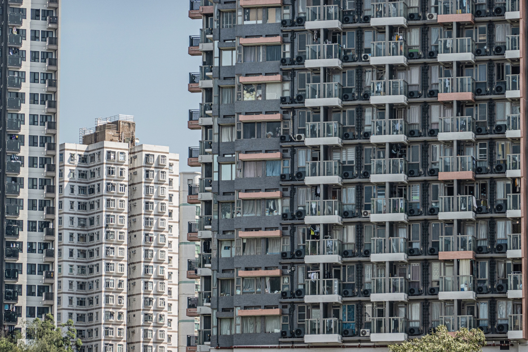 Tiny Hong Kong Apartments Take Big Hit as Housing Slump Hits Property ...