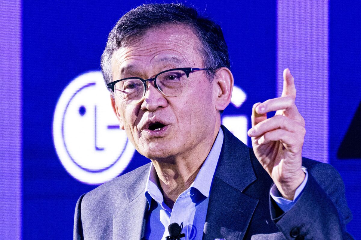 Trump Calls for Intel CEO's Resignation Over China Ties