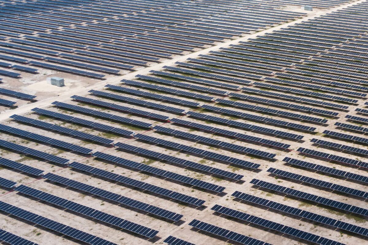 Big US Solar and Battery Project Lines Up $3.5 Billion Financing