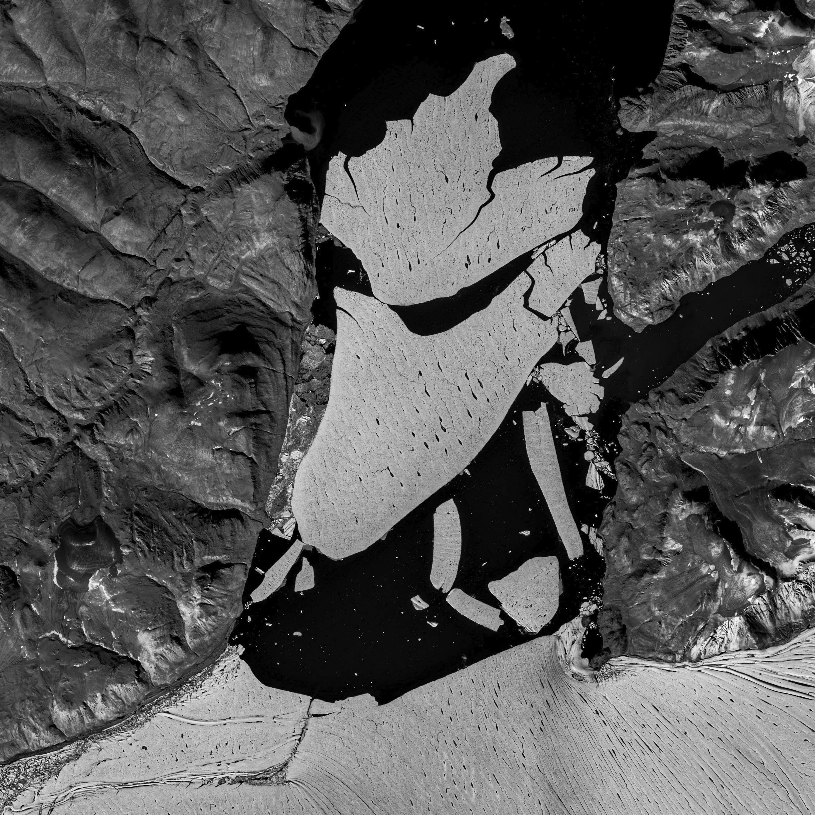 A glacier section broke off Northeast Greenland Ice Stream, according to report from&nbsp;the National Geological Survey of Denmark and Greenland.&nbsp;