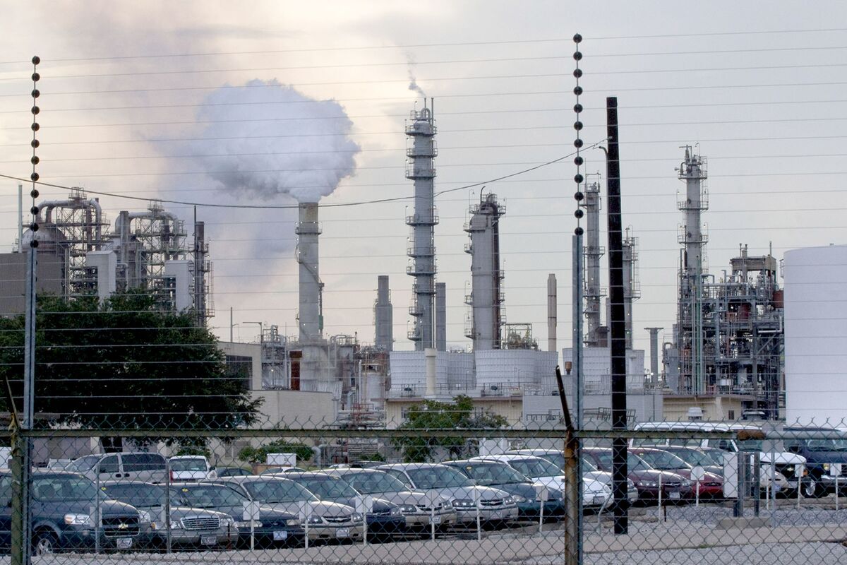 Exxon Prepares to Make Job Cuts Across Oil Giant’s U.S. Offices