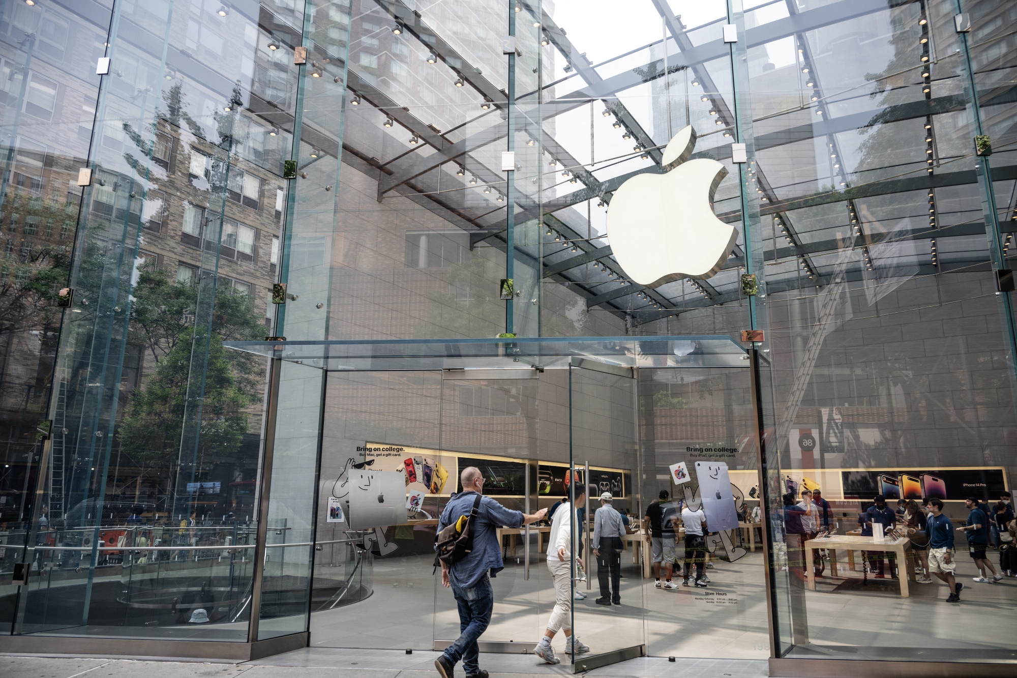 An Apple store in New York. Photographer: Victor J. Blue/Bloomberg