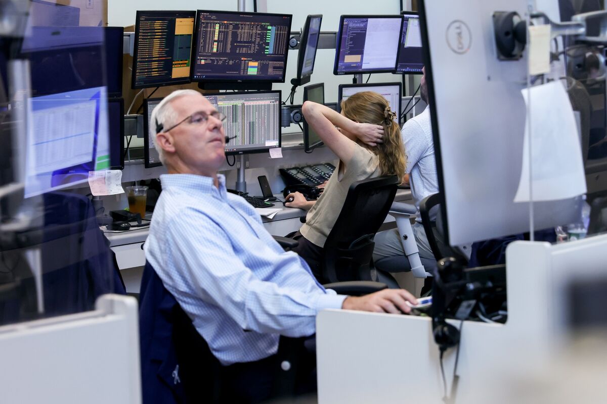 Traders Gird for More S&P 500 Volatility as Marco Risks Rise