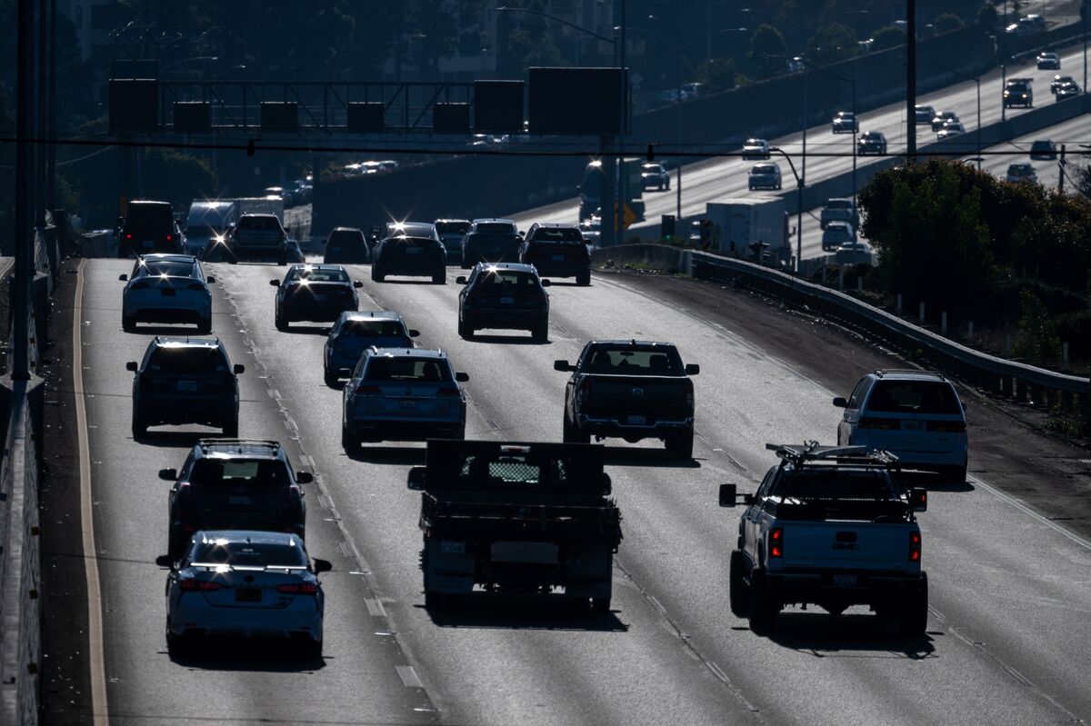 US Holiday Road Trips Expected to Hit Record as Gas Prices Crater.