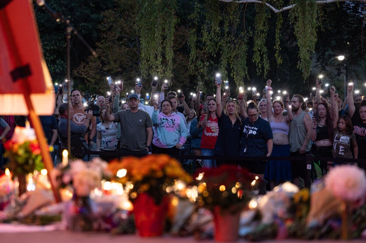 Horror of Kirk’s Death Gives Way to Tears, Shock at Murder Scene