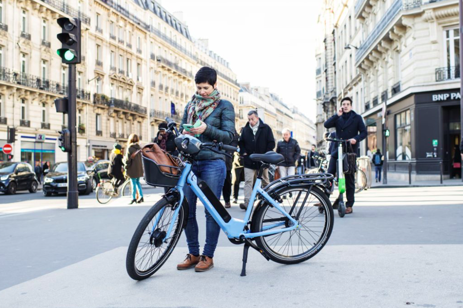 An e-bike from the new Véligo bikeshare scheme pictured on the streets of Paris.