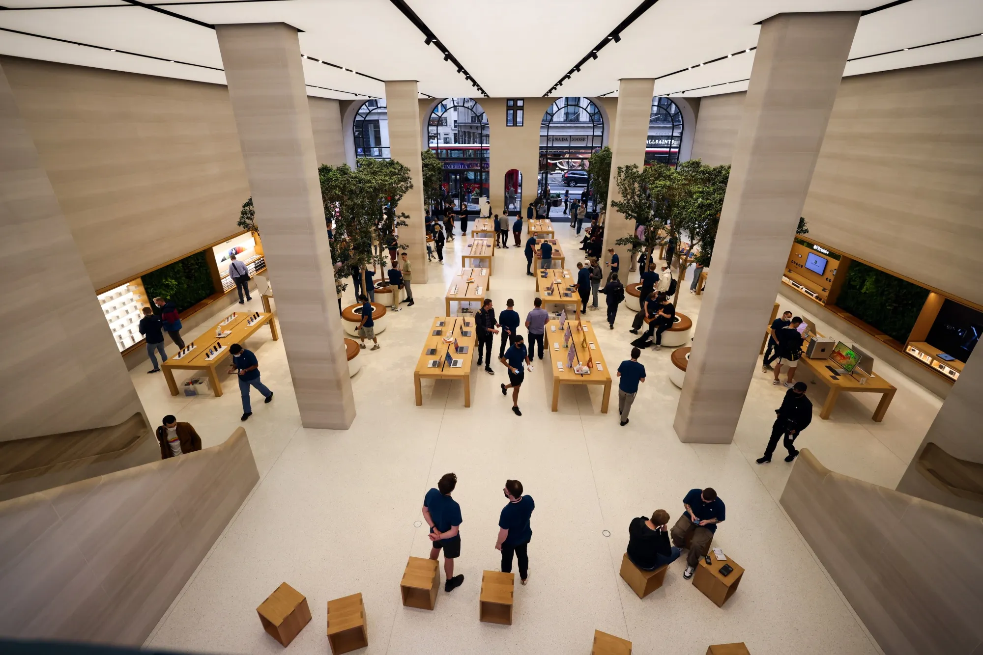 Apple Inc. iPhone 13 Availability Day