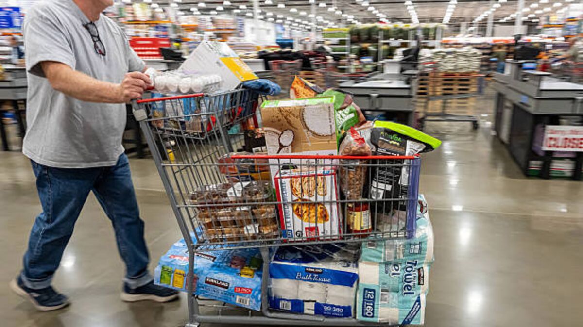 Consumer Sentiment Falls, US May Have No Inflation Data for October