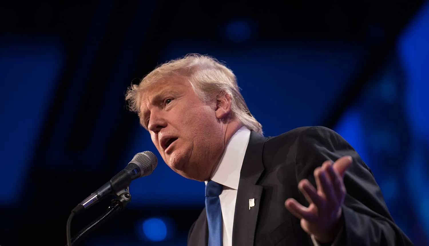 Donald Trump, president and chief executive of Trump Organization Inc., speaks during the Republican Party of Iowa's Lincoln Dinner in Des Moines, Iowa, U.S., on Saturday, May 16, 2015. Several current and potential candidates for U.S. president will speak during the dinner, hosted by the Republican Party of Iowa.
