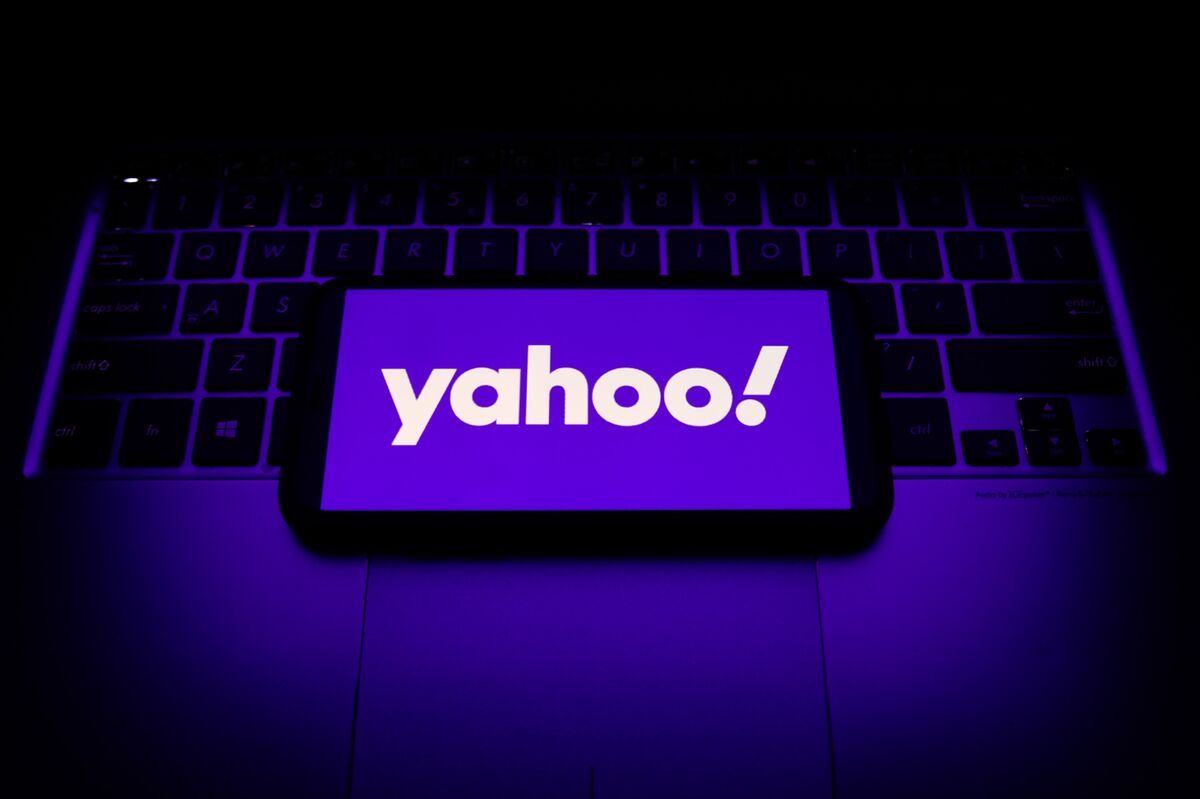 The Yahoo! Brand Is Still Worth $1.6 Billion to Masayoshi Son - Bloomberg