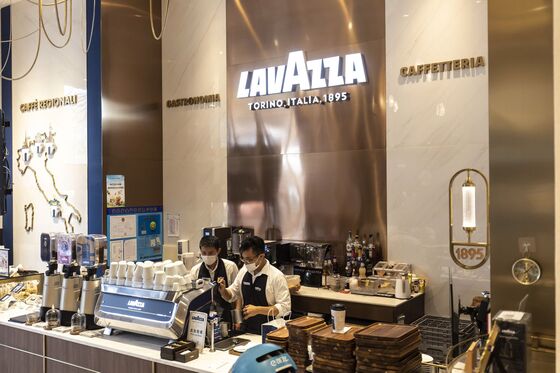 Italy’s Lavazza Espresso Brand Takes On Starbucks in China