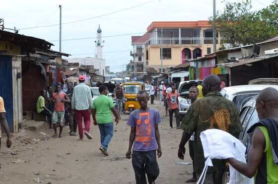 Selling Toyotas to Congo a Way to Fight Burundi Dollar Snag