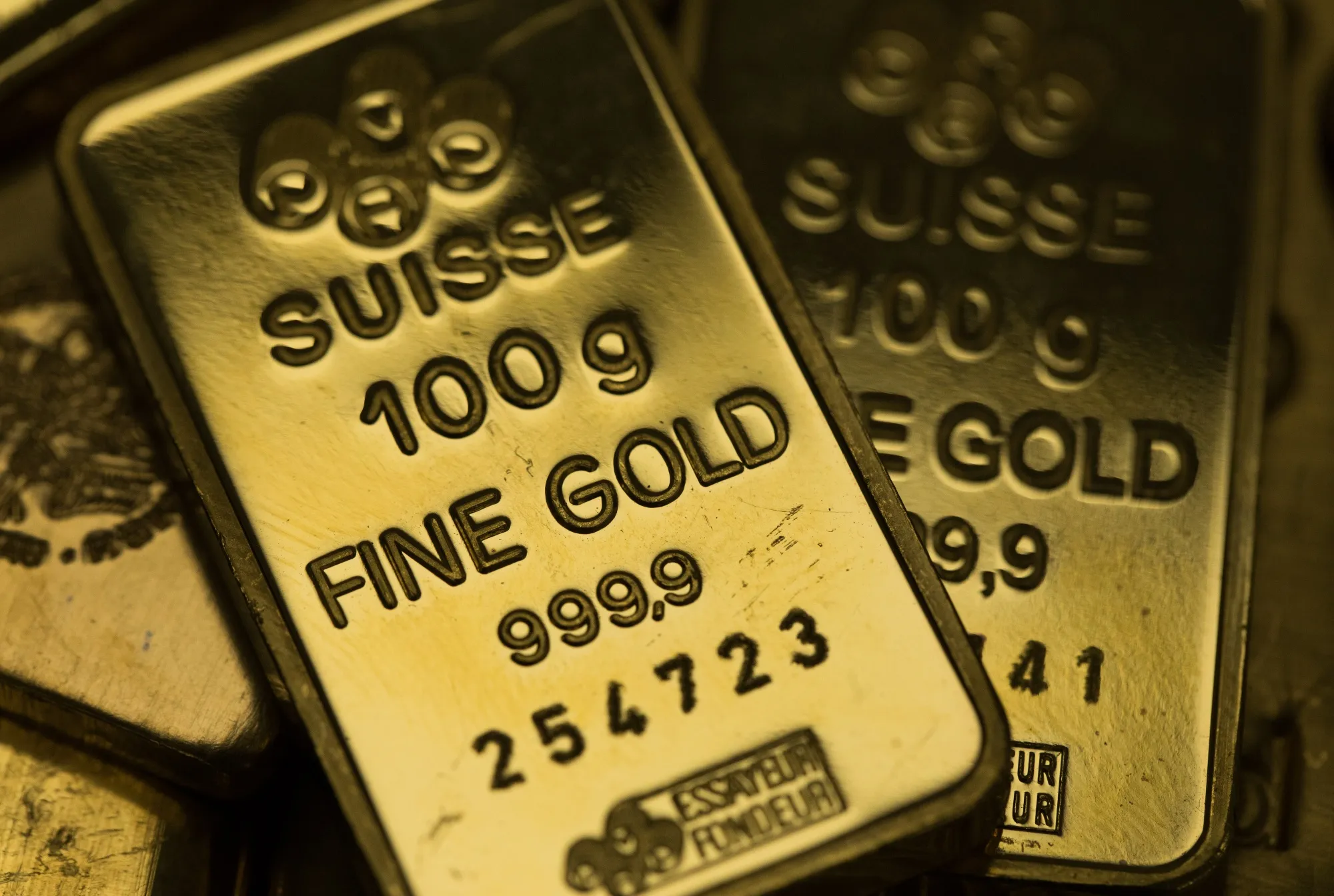 Bullion At Gold Investments Ltd. As Gold Holds Ground Near Record