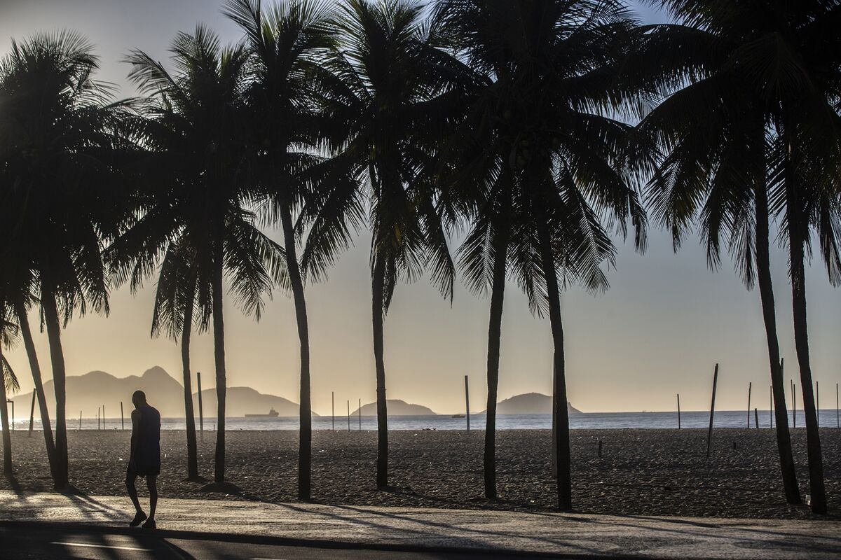 Rio Closes Beaches As Covid-19 Infections Continue To Rise
